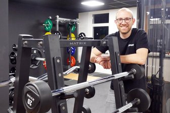 Ehemalige Sportgaststätte im Erzgebirge wird zum Fitnessstudio - Sein Fitnessstudio in Scharfenstein will Toni Krauß am 30. November eröffnen.