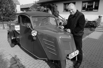 Ehemaliger Bürgermeister von Bergen verstorben - Volkmar Trapp pflegte und bewegte im Ruhestand gern sein Oldtimerfahrzeug, ein Framo-Dreirad.