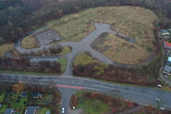Ehemaliger Zwickauer Fahrübungsplatz: Instabiler Baugrund verhindert Training von Busfahrschulen - Wegen des instabilen Baugrundes ist der Fahrübungsplatz für alle Fahrzeuge gesperrt.