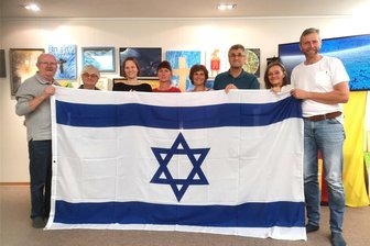 Ehepaar aus Wilkau-Haßlau muss geplante Israel-Reise absagen - Martin und Ines Fritzsch (rechts) am Dienstagabend im Gebetsraum des Zwickauer CVJM-Gebäudes. Bis Freitag findet dort täglich ab 17 Uhr ein offenes Gebet statt.