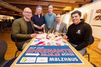 Ehrenamtsbörse in Plauen bietet Ruheständlern und Zugezogenen neue Perspektiven - Sie wollen die Ehrenamtsbörse zum Erfolg machen: Michael Degenkolb, Simone Schuch, Steffi Müller-Klug, Bürgermeister Tobias Kämpf und Tomy Ziegenhagen (von links).