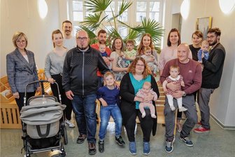 Ehrenfriedersdorf begrüßt seine Jüngsten - Sechs Familien waren mit ihrem Nachwuchs der Einladung von Bürgermeisterin Silke Franzl ins Rathaus gefolgt.