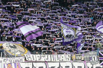 Ehrenkodex der Ultras: Darum ist der Fahnenklau beim FC Erzgebirge Aue so eine große Sache - Die drei Führungsgruppen der Auer Ultraszene sollen von dem Fahnenklau betroffen sein, darunter die Erzbrigade.