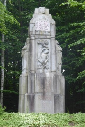 Ehrenmal für Soldaten vor 100 Jahren eingeweiht - Das Gefallenenehrenmal im Plauener Stadtpark wurde vor 100 Jahren eingeweiht. 