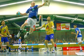 EHV Aue gewinnt Heimspiel -