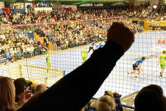 EHV Aue mit erneuter Niederlage – und ersten Trainingseinheiten an der Küste - Der EHV Aue wünscht sich in der neuen Saison eine volle Halle und begeisterte Fans. Dafür wird hart trainiert.