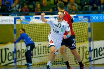 EHV Aue verliert in letzter Sekunde - Mindaugas Dumcius (Aue) nach einem Treffer in Jubelpose - die gesamte Partie konnten die Auer jedoch nicht gewinnen.