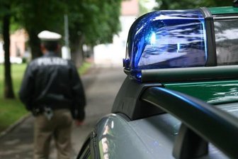 Eibenstock: 37-Jähriger rammt mit gestohlenem Audi fünf Pkw - 