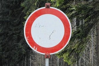 Eichigter Höhe: Staatsstraße für fünf Wochen voll gesperrt - Bis 23. Juni ist die Staatsstraße 308 zwischen dem Abzweig DorfstraßeEichigt und dem Abzweig der S 309 in Richtung Bergen dicht.