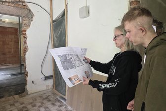Eigene Wohnung in Chemnitz für krebskranken Leon: Traum soll noch dieses Jahr wahr werden - Leon und seine Mutter Romy Kühnert können es kaum glauben: Die Wohnung im Erdgeschoss wird saniert und umgebaut.