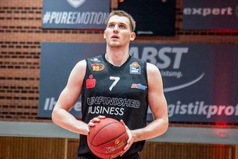 Eigengewächs Jonas Richter bleibt den Niners Chemnitz erhalten - Jonas Richter gehörte in der ersten BBL-Saison der Niners Chemnitz zu den Stützen des Teams. Jetzt hat der gebürtige Chemnitzer seinen Vertrag verlängert.