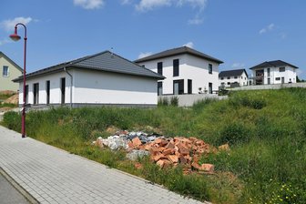 Eigenheim am Sonnenhang: Wohngebiet Lunzenau wächst weiter - Im Wohngebiet Am Sonnenhang in Lunzenau werden weitere Häuser gebaut.
