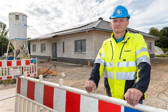 Eigenheimbau im Erzgebirge bricht um rund 50 Prozent ein: Droht eine Pleitewelle in der Baubranche? - Das Lauterbacher Bauunternehmen „Glück Auf“ hat in diesem Jahr nur ein Eigenheim errichtet, sagt Geschäftsführer Jens Heidel. Normalerweise sind es drei bis fünf pro Jahr.