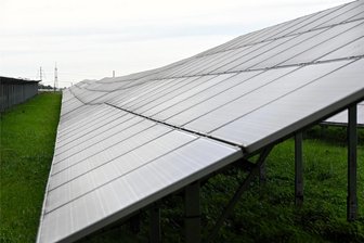 Ein 100 Fußballfelder großer Solarpark links und rechts der Staatsstraße: Was bleibt im Dorf für die Landwirtschaft? - Bei Eulendorf ist ein riesiger Solarpark geplant. Zwischen den Ortslagen Cunnersdorf und Bockendorf sollen künftig beiderseits der S 201 Fotovoltaik-Module auf Weideland stehen.