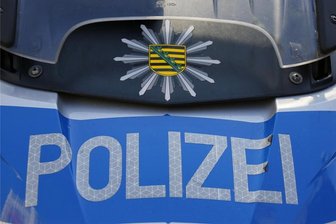 Ein 38-Jähriger bei Unfall verletzt - ein anderer Wagen ist auf der A 4 bei Hainichen auf sein Auto aufgefahren - Die Polizei eilte zu einem Auffahrunfall auf die Autobahn bei Hainichen.