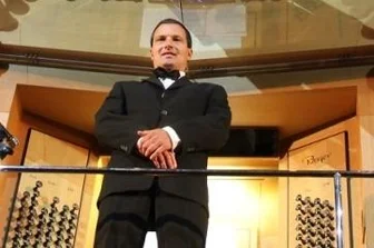Ein Australier auf Heimattournee - Martin Rein an der Orgel in der Konzerthalle Hongkong am 2. Dezem-ber ... 