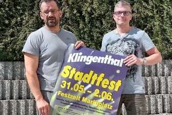 Ein Bäckermeister und ein Gastwirt retten in diesem Jahr das Klingenthaler Stadtfest - Die Macher des Klingenthaler Stadtfestes 2024: Sportlerwirt Thorsten Voigt (rechts) und Bäckermeister Frank Behrendt. Ohne sie hätte die Veranstaltung in diesem Jahr ausfallen müssen. Termin für das Festwochenende ist der 31. Mai bis 2. Juni.