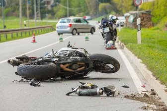 Ein 43-jähriger Biker kam am Sonntag bei Brünlos ums Leben.