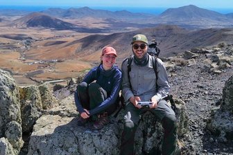 Ein bisschen Angst war dabei: Warum eine junge Rodewischerin von Süd nach Nord durch Fuerteventura wanderte - 30 Kilometer legten die Wanderer jeden Tag zurück. Mit Drohnenaufnahmen haben sie die Landschaft Fuerteventuras eingefangen.