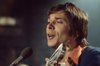 Reinhard Mey bei einem Auftritt in den 70er Jahren. Heute wird der Liedermacher und Chansonnier 75 Jahre alt.