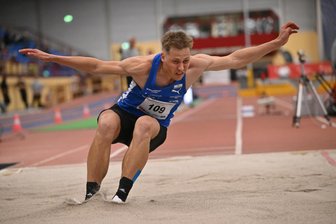Ein Chemnitzer begeistert die Chemnitzer: Max Heß knackt 17-Meter-Marke - Dreispringer Max Heß kämpfte bis zu letzten Sprung und schaffte mit 17,02 Metern einen starken Saisoneinstieg bei seinem Heimspiel.