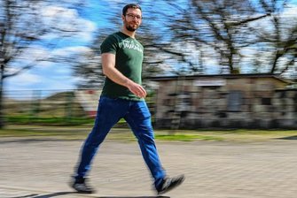 Ein Chemnitzer besiegt die Krankheit ME/CFS: Ein medizinisches Wunder? - Christoph Bauer fühlt sich beinahe gesund. Er joggt wieder, fast acht Kilometer jedes Mal.