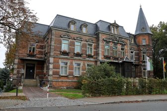 Ein Dorf hat plötzlich die Wahl: Remse sucht einen Bürgermeister - Blick zur Gemeindeverwaltung in Remse. Das Büro des Bürgermeisters befindet sich in der ersten Etage. Wer dort künftig Platz nimmt, entscheidet sich am 23. Januar 2022. 