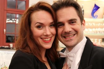 Ein Ehepaar spielt ein Ehepaar - Die Schauspieler Christina Maria und André Gass sind inzwischen ein Ehepaar geworden. 
