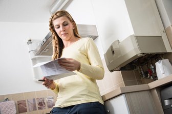 Ein Euro kommt zum anderen: Geldfresser im Alltag aufspüren - Immer eine gute Idee: Den eigenen Gastarif regelmäßig prüfen und vielleicht zu einem günstigeren Anbieter wechseln.