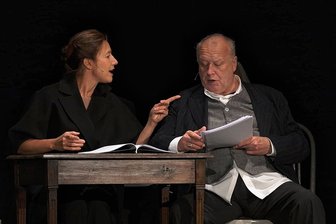 Ein Festival für die Fans der deutschen Sprache - Johanna Wokalek als Emilia (und Gräfin Orsina) und Thomas Thieme als Marinelli in der Lesung von "Emilia Galotti" im Goethe-Theater.