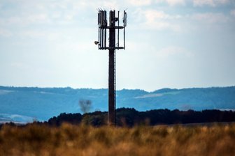 Ein Funkloch weniger im Vogtland: 39 Meter hoher Vodafone-Mast kommt - Am Ortsrand von Wohlbach will Vodafone einen 39 Meter hohen Funkmast errichten. Foto (Symbolbild):