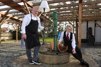 Ein gehobenes Restaurant weniger: Forsthaus Reinsdorf schließt Ende 2023 - Stellen den Betrieb des Forsthauses zum Jahresende ein: Marcus Otto und Claudia Gensow.