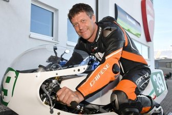 Ein Genießer unter den Motorsportlern - Sirko Wache war bei den ADAC Classics 2022 auf dem Sachsenring wieder einmal voll in seinem Element.