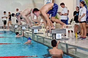 Ein glanzvoller Wettkampf - Am Samstag lud der SV 07 Annaberg die regionalen Talente in die Schwimmhalle Atlantis ein, um am Schneekristall-Pokal teilzunehmen. 