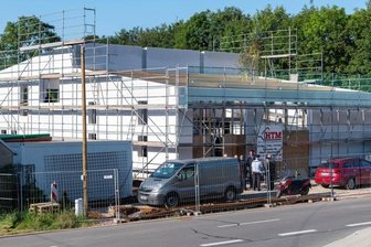 Ein großes Gerätehaus für drei Dörfer - In Ringethal wurde am Donnerstag das Richtfest mit Grundsteinlegung für das neue Feuerwehrdepot gefeiert.