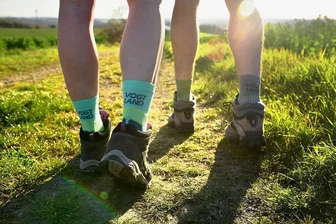 Ein "Himmelspfad" als Erinnerung an Sigmund Jähn: Tourismusverband Vogtland will Wanderwege besser vermarkten - Vogtland-Wandersocken gibt es bereits. Jetzt sollen auch die Wanderwege in der Region noch besser vermarktet werden.