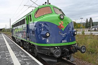 Ein Hingucker für „Olsenbanden“-Fans in Flöha: Legendäre „Rundnase“ tuckert durchs Zschopautal - Eine Nohab-Lok als Blickfang für Eisenbahnfans. Auf der Zschopautalbahnstrecke tuckerte die Maschine gen Annaberg.
