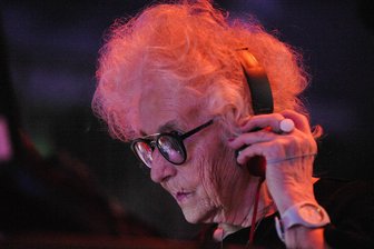 Ein Ikone kommt nach Chemnitz: Europas älteste DJane Vika legt zur Europawoche auf - Wirginia Szmyt wurde 1938 in Polen geboren und gilt als ältester weiblicher DJ in Europa. Am 10. Mai kommt sie nach Chemnitz.