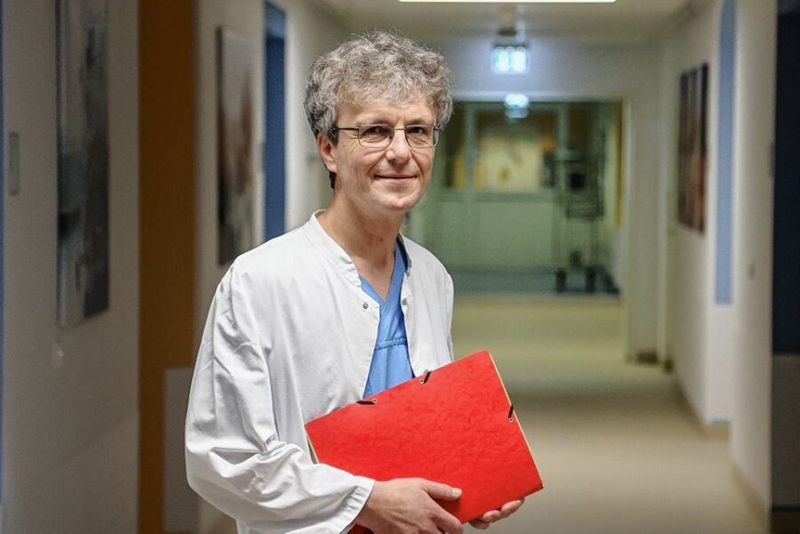 Ein Jahr in der Chemnitzer Kinderklinik: Bauherr, Klinikchef, Kinderarzt - Dr. Axel Hübler ist seit 2015 Chefarzt der Kinderklinik des Klinikums. Er folgte dem Ruf nach Chemnitz als die Klinik in schweren Turbulenzen steckte. 