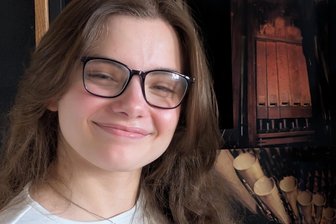 Ein Kalender voller Leben im Freiberger Silbermannhaus - Der Adventskalender ist ein Projekt von Ninette Wend bei der Silbermanngesellschaft in Freiberg.