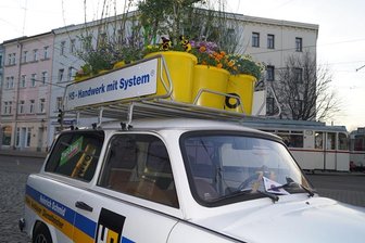 Ein Knöllchen für den Frühlingstrabi - Der Trabi mit Knöllchen.