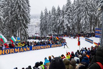 Ein Kommentar zum Biathlon-Weltcup in Oberhof: Deutschen mangelt es an Konstanz - Tausende Zuschauer säumten die Strecke in Oberhof. Deutsche Siege konnten sie leider nicht bejubeln.
