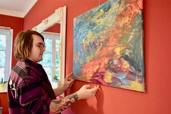 Ein Laborant und die Kunst oder was einen jungen Italiener nach Chemnitz verschlägt - Alessandro Fulini in seiner neuen Ausstellung in Erfenschlag.