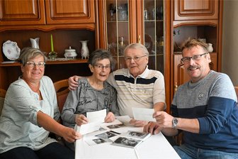 Ein Leben an der B 95: Mühlauer Paar feiert Eiserne Hochzeit - Gisela und Heinz Kreßner feiern am Mittwoch mit ihren Kindern den 65. Hochzeitstag: Sohn Steffen (rechts) und Schwiegertochter Andrea, die auch schon 41 Jahre lang verheiratet sind. Zur Familie gehören noch Enkel Michael und Ur-Enkel Nico (20) und Leon (15).