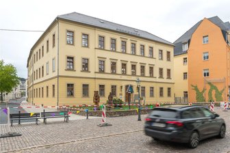 Ein Lehrer aus Olbernhau kandidiert für die rechtsextremen „Freien Sachsen“ - Holger Gretsch-Kaufmann unterrichtet seit Februar 2024 in der Olbernhauer Goethe-Grundschule. Er tritt für die „Freien Sachsen“ zur Kreistagswahl an.