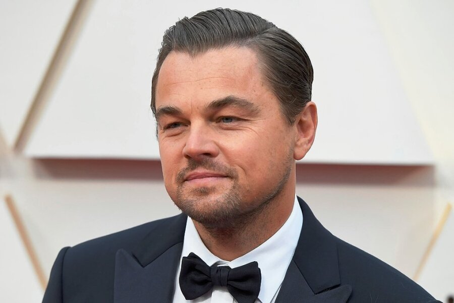 Ein Mann, ein Baum - Leonardo DiCaprio - Hollywoodschauspieler. 