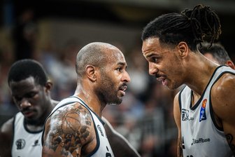 Ein paar willige Spieler sind zu wenig: Die Einzelkritik nach der zweiten Niederlage der Niners Chemnitz gegen Heidelberg - Sie wollten, doch allein war es nicht zu schaffen: DeAndre Lansdowne und Kevin Yebo gehören aktuell zu den wenigen Profis der Niners Chemnitz, die alles reinwerfen.