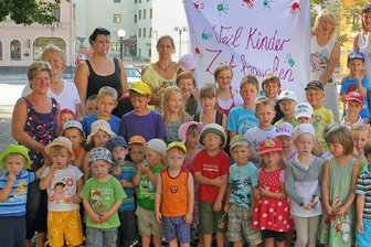 Erzieherinnen protestieren auf Lengenfelder Markt