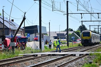 "Ein rabenschwarzer Tag": Zug prallt in Belgien in Schulbus - Der Unfall ereignet sich Medienberichten zufolge gegen 8.15 Uhr.