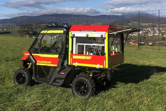 „Ein Riesenschritt für die nächsten Jahre“ – Feuerwehren am Fichtelberg bekommen neue Technik - Die Oberwiesenthaler Feuerwehr bekommt ein solches geländegängiges Fahrzeug.